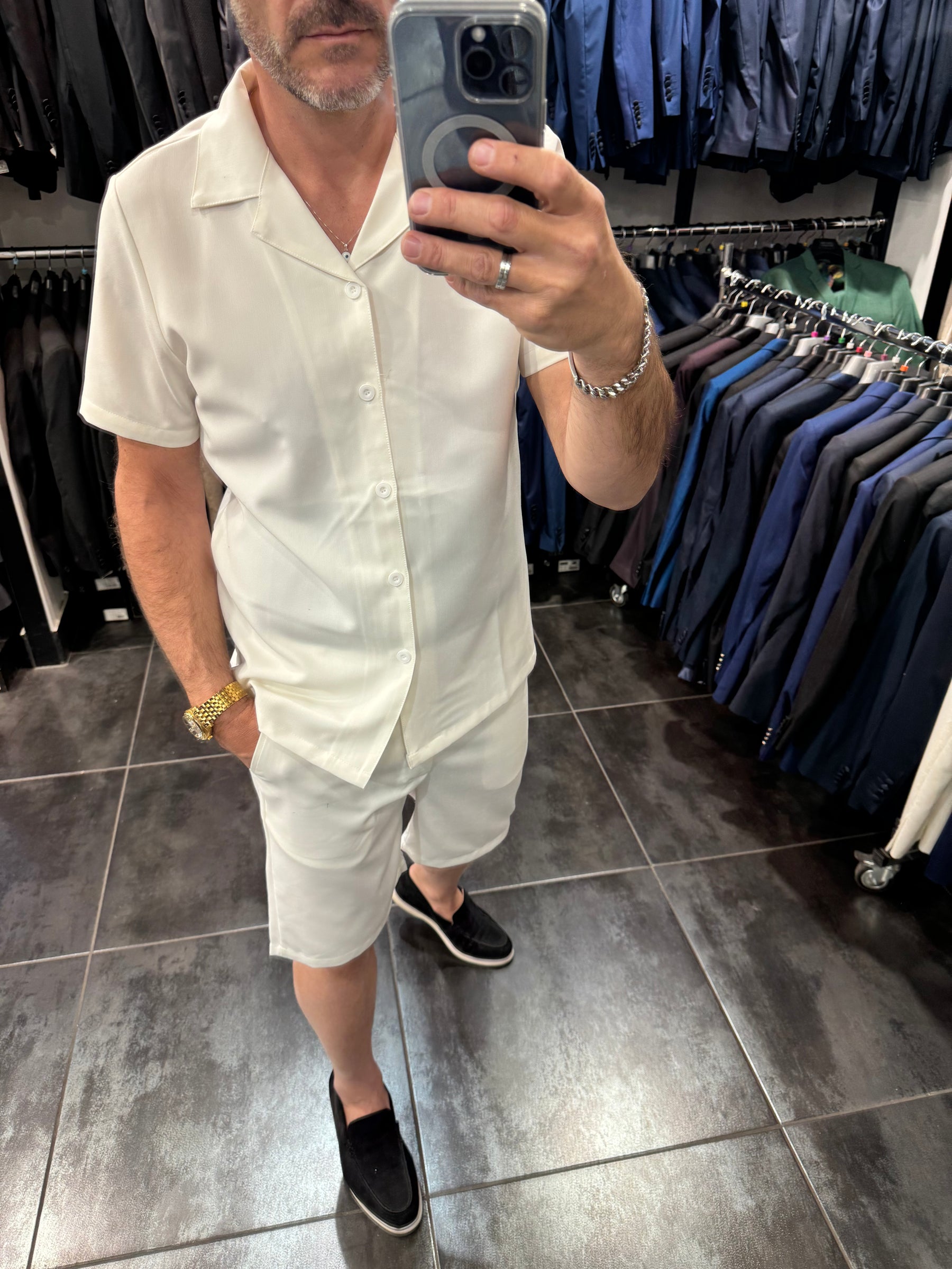 Short Ibiza blanc coupe ajusté